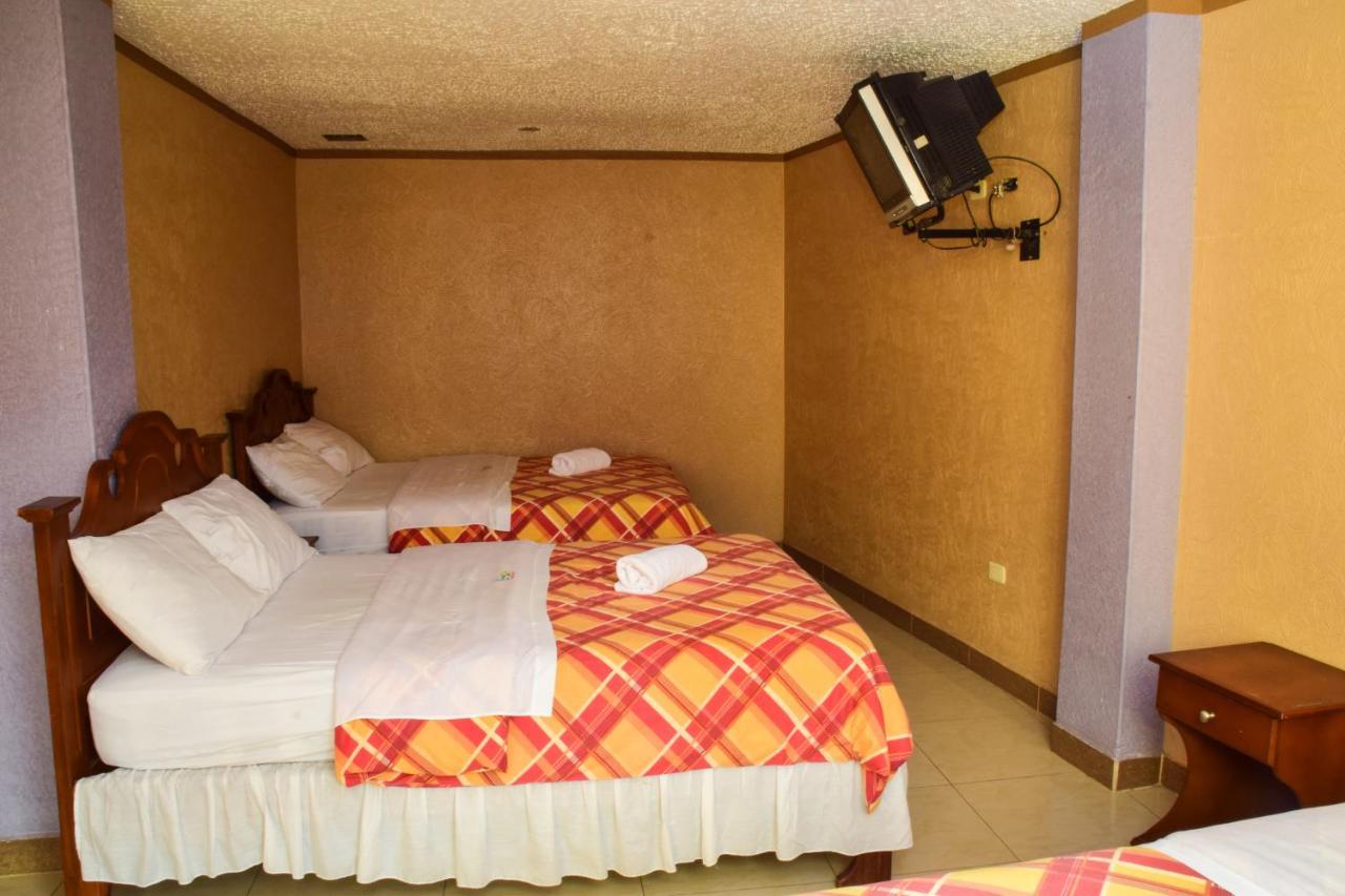 באניוס Hotel Puerta Del Sol מראה חיצוני תמונה